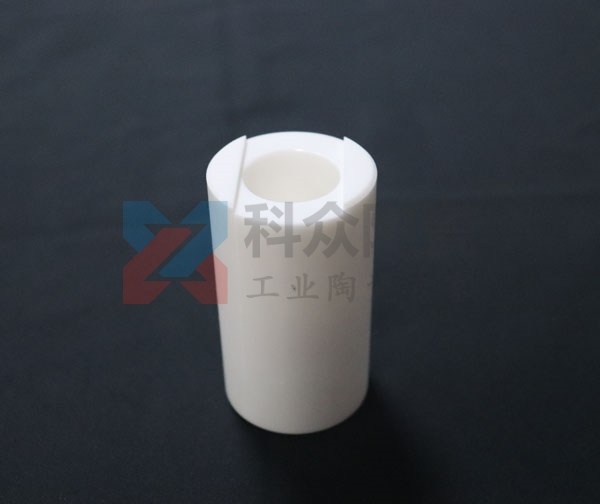 高鋁陶瓷耐磨管是什么？它的優(yōu)點在哪？