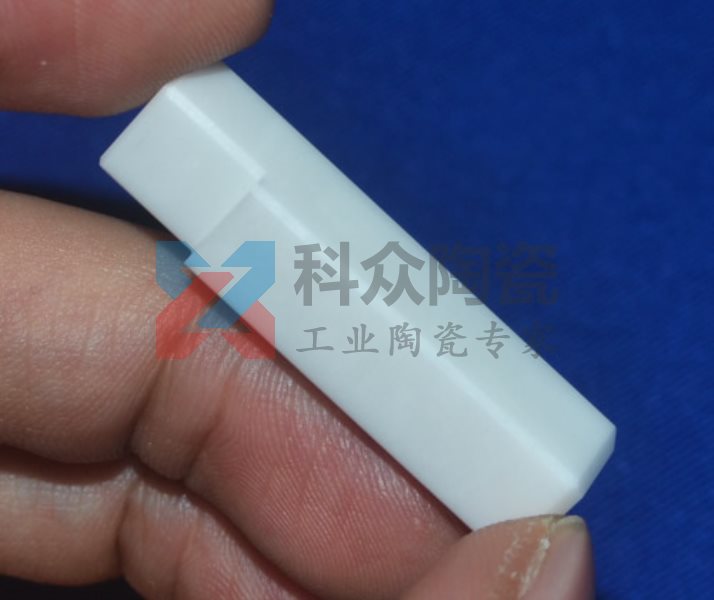 氧化鋯陶瓷在工業(yè)上會(huì)逐漸取代氧化鋁陶瓷嗎？