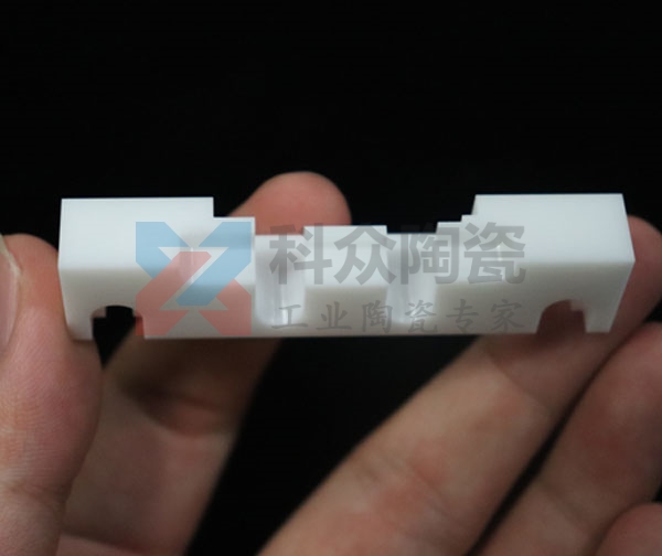 氧化鋯陶瓷結(jié)構(gòu)件為什么領(lǐng)先其他同類產(chǎn)品呢？（圖）